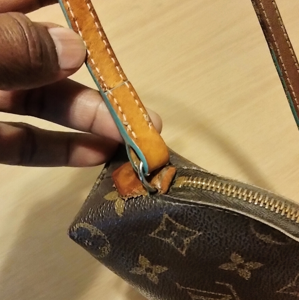 Genuine Louis Vuitton Monogram Cosmetic Pouch - Picture 12 of 16